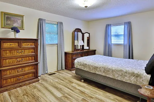 Smoky Mountain Getaway. Enjoy Seclusion,Views,Motorcycling, Shops w Paved Access