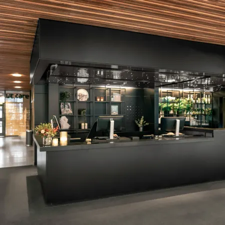 Quality Hotel 11 & Eriksbergshallen Отели рядом с достопримечательностью «Старый город»