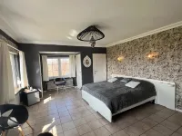 Scenic Theux Retreat with Pool & Garden. - Виллы
