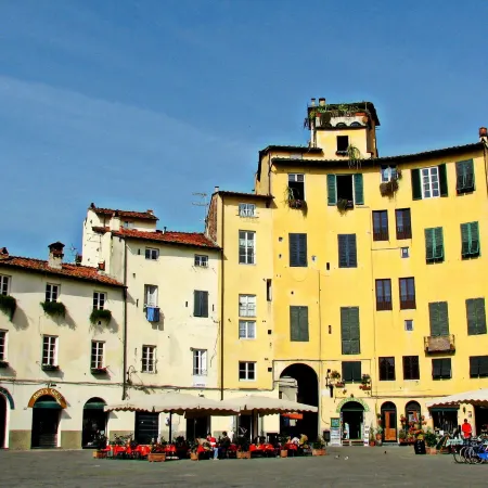 Lucca Central Garden Cottage