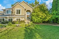 Family-Friendly and Fenced Yard - Great for Pets! Speakeasy – 15 Min to Downtown