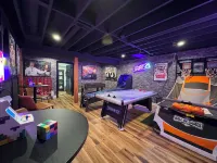 Gorgeous XL Log Cabin in Bloomington, IL! 2 Game Rooms + Hot Tub & Sauna!