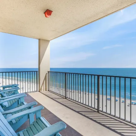 Beachfront! Pools! Phoenix V! Splashpad! Sleeps 12! 2 Reserved Parking Spots!