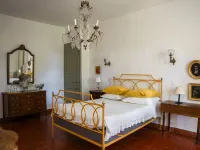 Mas De Monge Hotels in Tarascon