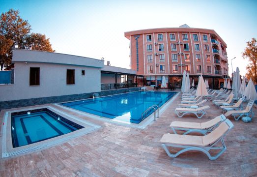 투르쿠아즈 비치 호텔 수영장