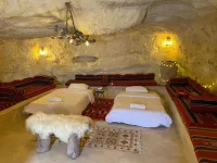 7 Caves Hotel