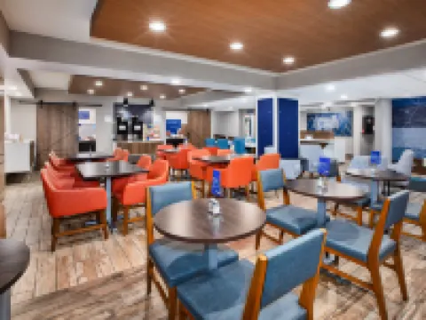 Holiday Inn Express & Suites EDEN PRAIRIE - MINNEAPOLIS by IHG Hotels in Eden Prairie