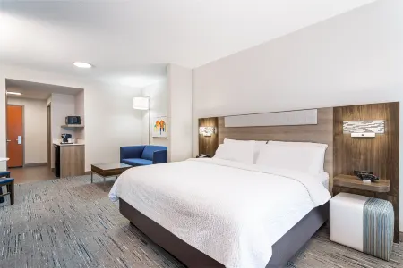 Holiday Inn Express & Suites Columbus Edinburgh
