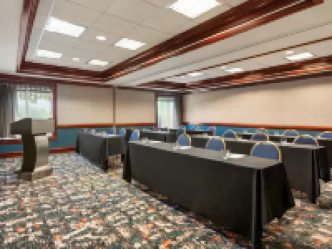 Hampton Inn Dulles/Cascades Hotels in Potomac