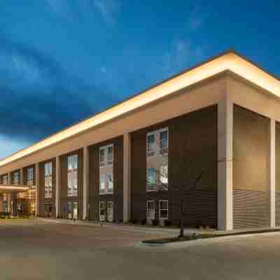 Hampton Inn Lawrence Hotel Exterior