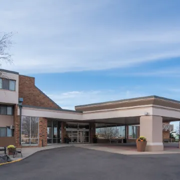Holiday Inn & Suites ST. CLOUD by IHG