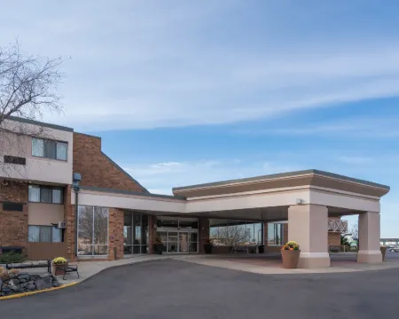 Holiday Inn & Suites ST. CLOUD by IHG Hotels in Saint Cloud