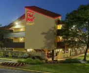 Red Roof Plus+ Washington DC - Oxon Hill Hotel di Glassmanor