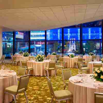 The Westin Cincinnati Dining/Meeting Rooms