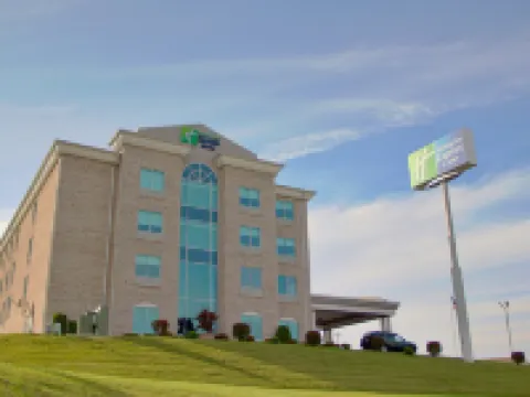 Holiday Inn Express & Suites SOMERSET CENTRAL by IHG Hotels in Somerset