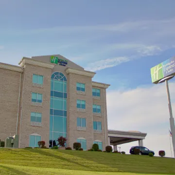 Holiday Inn Express & Suites SOMERSET CENTRAL by IHG