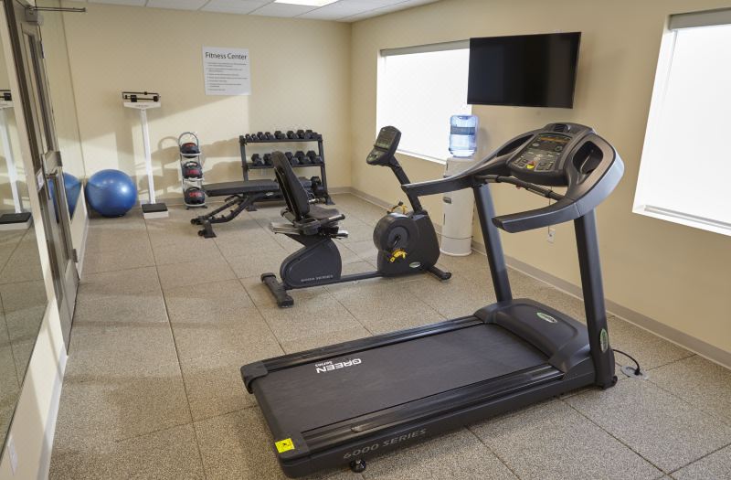 Holiday Inn Express & Suites Tahlequah by IHG photo 2