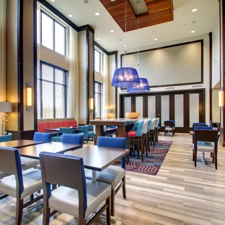 Hampton Inn & Suites Greenville Airport