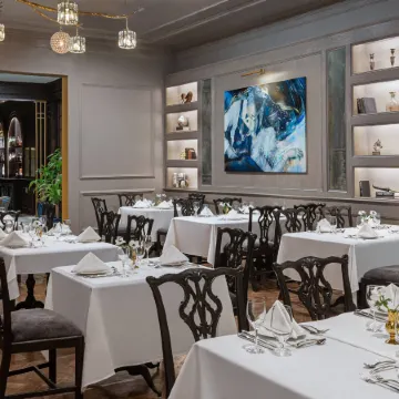 The Drake Oak Brook, Autograph Collection