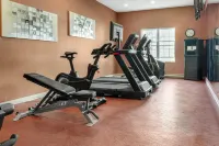 Best Western Plus Fredericton Hotel  Suites - Kuntosalit