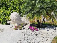 House with Patio, Caribbean Hot-Tub & Tiki Bar. Pet Friendly. No Cleaning Charge