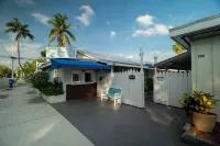 Seashell Motel and International Hostel