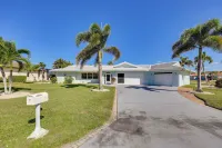 Spacious Punta Gorda Home w/ Private Pool & Views! - Bãi đậu xe