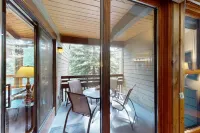 The Lodge at Steamboat F103 Lovely 1st-Floor Condo | Balcony | Heated Pool | Hot Tubs -  Apartamentos vacacionales