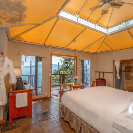 Rockwater Secret Cove Resort