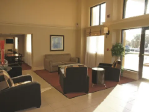 데이즈 인 바이 윈덤 웨인 웨인 호텔