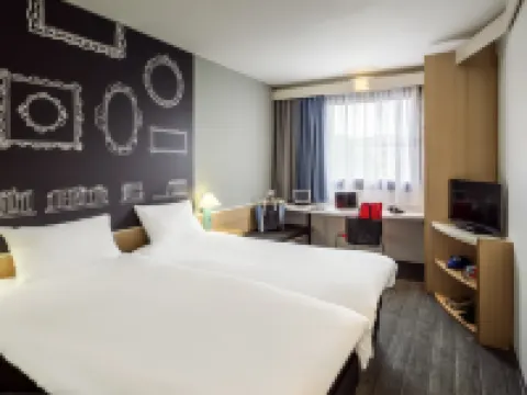 Ibis Szczecin Centrum Hotels near Rondo Hakena Park Handlowy