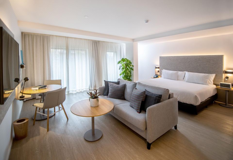 Innside ZaragozaOver view