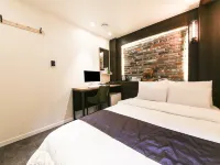 Shinchon Hotel Ludi โรงแรมใกล้ชาร์มแอนด์ชาร์ม