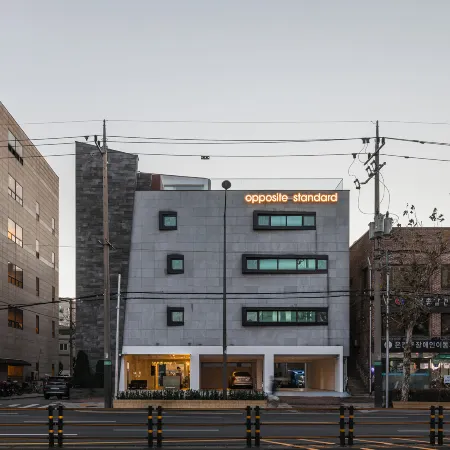 Eunpyeong Opposite Standard (Opposite Standard) Отели рядом с достопримечательностью «Храм Чинванса»
