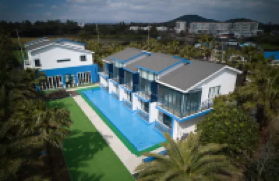 Seogwipo Coco Pool Villa Hôtels à proximité de : Plage de Pyoseon