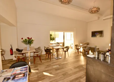 Hôtel Villa Sophia - Adults Only July and August