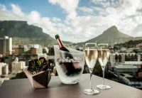 SunSquare Cape Town City Bowl - بار