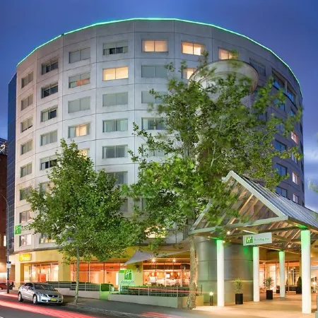 Holiday Inn SYDNEY - POTTS POINT by IHG Отели рядом с достопримечательностью «Сиднейская бухта»