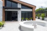 Sakura Haus Hotels in Turrialba