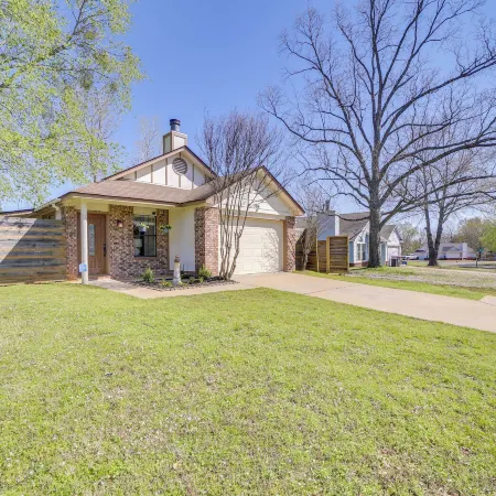 Barling Vacation Rental: Fenced-in Yard w/ Hot Tub