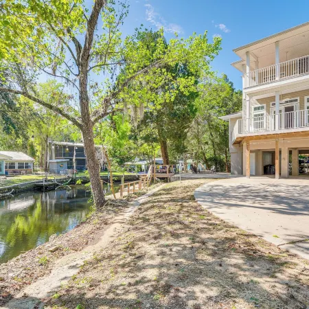 Decks, Docks and Kayaks Waterfront Homosassa Gem