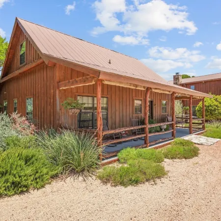 Sistercreek Ranch - First Cabin 2 Bedroom Cabin