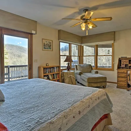 Emerald Gate Farm Cabin w/ on-Site Fishing Pond!