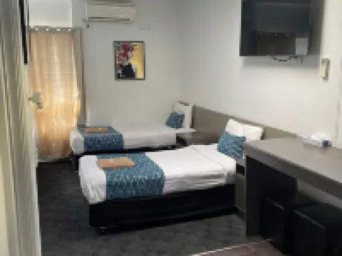 Parkway Motel Hotels in Queanbeyan