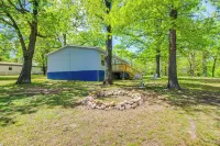 4 Mi to Bennett Spring SP: Dog-friendly Home! - 2-Star