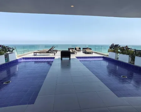 ซัมฟาร์ วากาซิโอเนส โรงแรมในมันตา