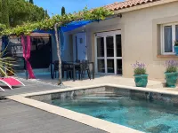 Villa Alba: Sunlit Comfort in Lirac - 빌라