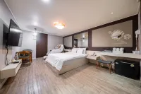 Guri Hong Kong