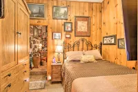 San Antonio Rental w/ Courtyard: Walk to Riverwalk - maisons de vacances