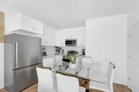 Uscale 2BR Escape in the Heart of NYC Hoteles en Yonkers